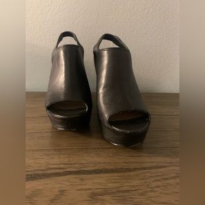 Elizabeth and James
Holly Wedge Sandals
Size 5.5